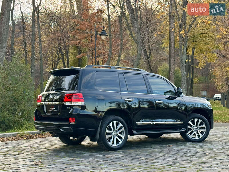 Внедорожник / Кроссовер Toyota Land Cruiser 2018 в Киеве