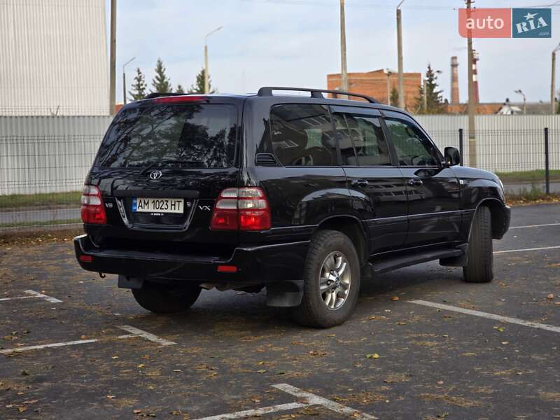Позашляховик / Кросовер Toyota Land Cruiser 2004 в Малині