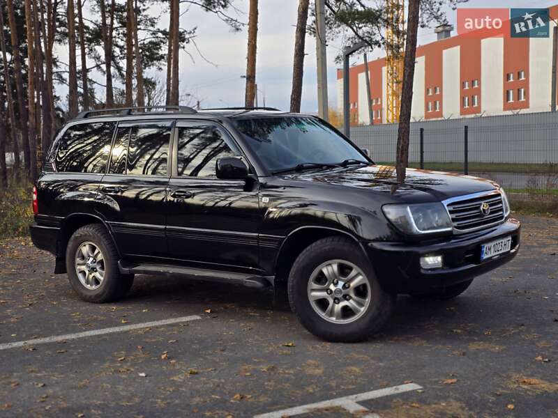 Позашляховик / Кросовер Toyota Land Cruiser 2004 в Малині