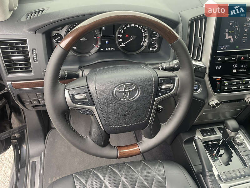 Внедорожник / Кроссовер Toyota Land Cruiser 2017 в Киеве