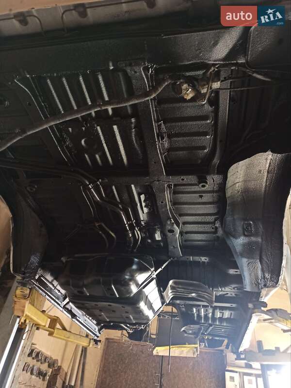 Внедорожник / Кроссовер Toyota Land Cruiser 2001 в Ивано-Франковске