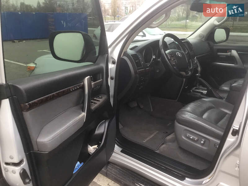 Внедорожник / Кроссовер Toyota Land Cruiser 2008 в Киеве фото 8 Внедорожник / Кроссовер Toyota Land Cruiser 2008 в Киеве