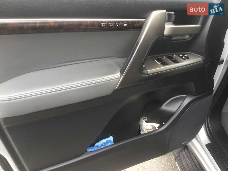 Внедорожник / Кроссовер Toyota Land Cruiser 2008 в Киеве фото 15 Внедорожник / Кроссовер Toyota Land Cruiser 2008 в Киеве