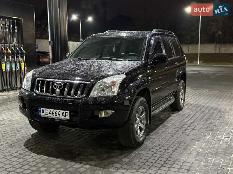 Внедорожник / Кроссовер Toyota Land Cruiser 2006 в Днепре