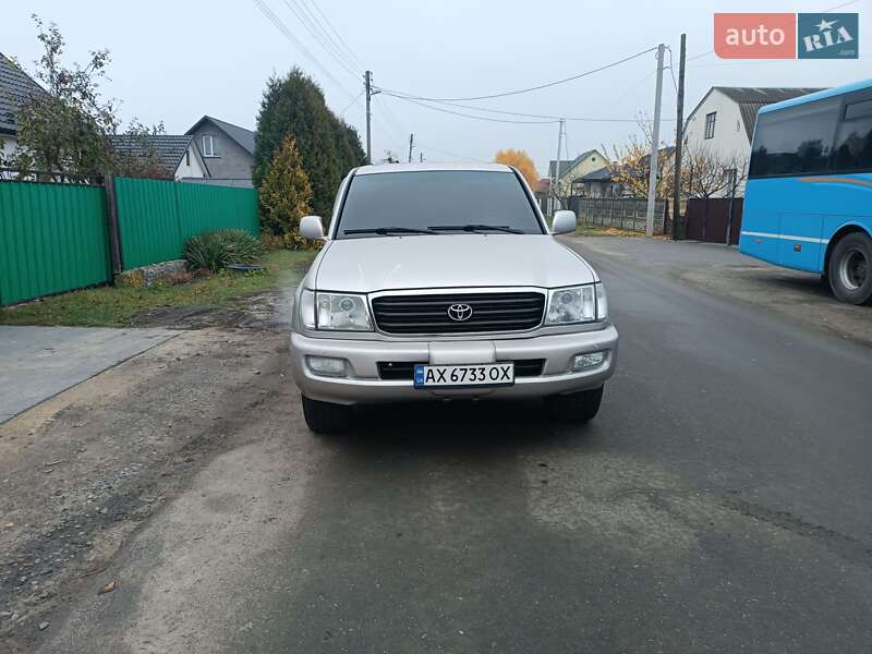 Toyota Land Cruiser 2000