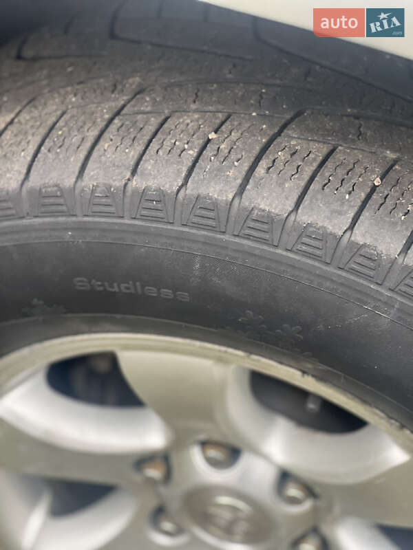 Внедорожник / Кроссовер Toyota Land Cruiser 2004 в Каменском фото 4 Внедорожник / Кроссовер Toyota Land Cruiser 2004 в Каменском