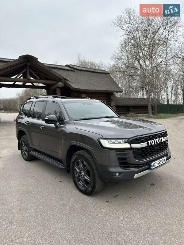 Toyota Land Cruiser 2023