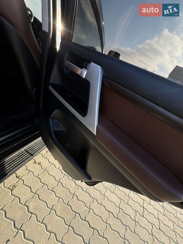 Внедорожник / Кроссовер Toyota Land Cruiser 2019 в Львове фото 36 Внедорожник / Кроссовер Toyota Land Cruiser 2019 в Львове