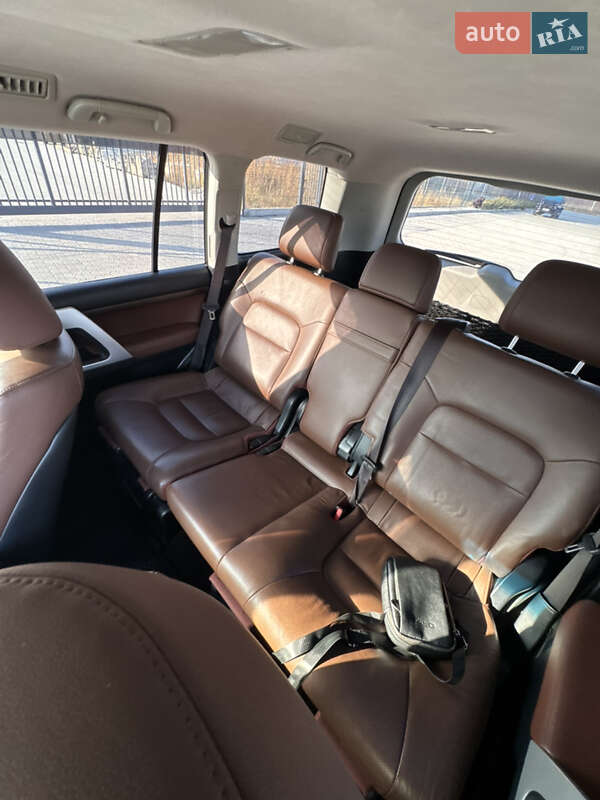 Внедорожник / Кроссовер Toyota Land Cruiser 2019 в Львове фото 45 Внедорожник / Кроссовер Toyota Land Cruiser 2019 в Львове