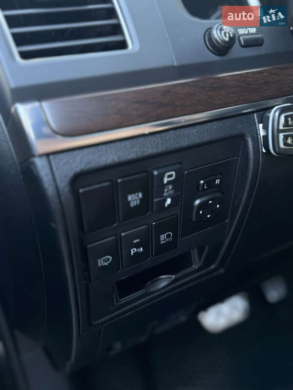 Внедорожник / Кроссовер Toyota Land Cruiser 2019 в Львове фото 51 Внедорожник / Кроссовер Toyota Land Cruiser 2019 в Львове