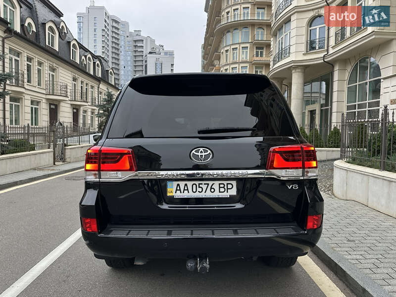 Внедорожник / Кроссовер Toyota Land Cruiser 2020 в Киеве