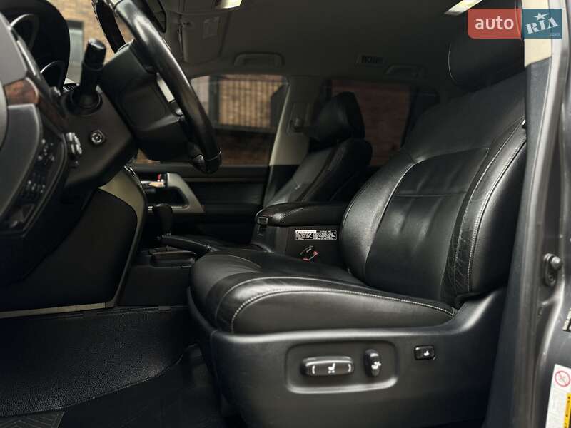 Внедорожник / Кроссовер Toyota Land Cruiser 2012 в Калуше