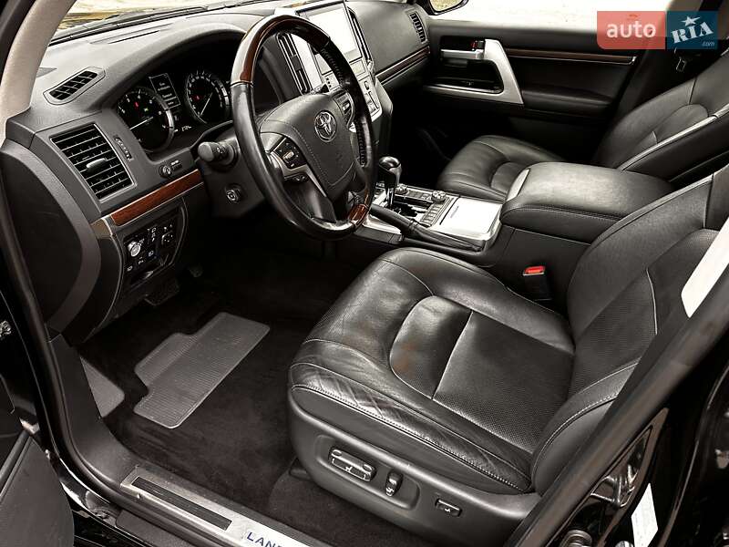 Внедорожник / Кроссовер Toyota Land Cruiser 2019 в Харькове фото 9 Внедорожник / Кроссовер Toyota Land Cruiser 2019 в Харькове