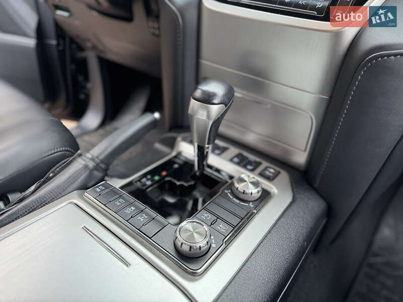 Внедорожник / Кроссовер Toyota Land Cruiser 2019 в Киеве