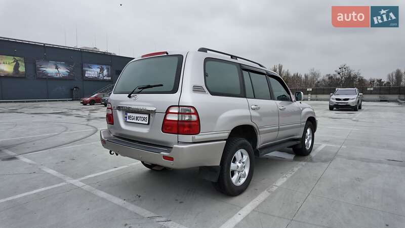Внедорожник / Кроссовер Toyota Land Cruiser 2004 в Киеве