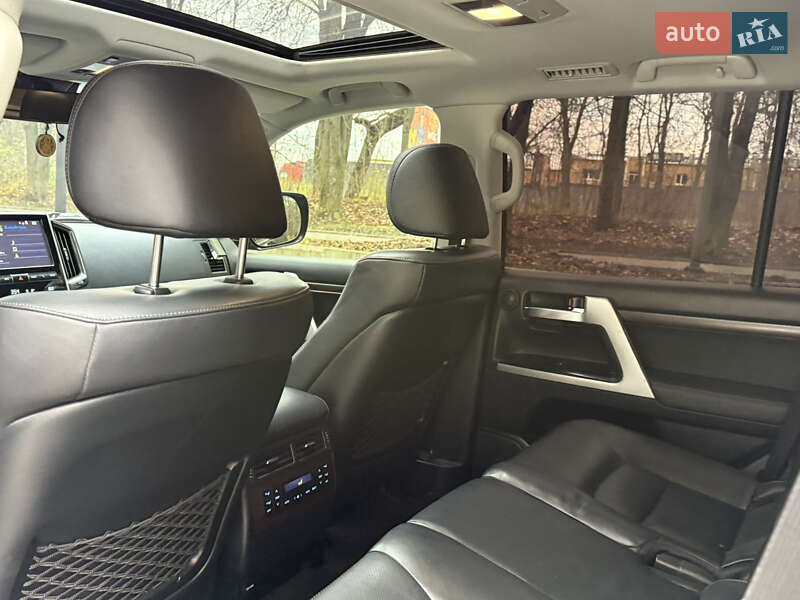 Внедорожник / Кроссовер Toyota Land Cruiser 2016 в Тернополе