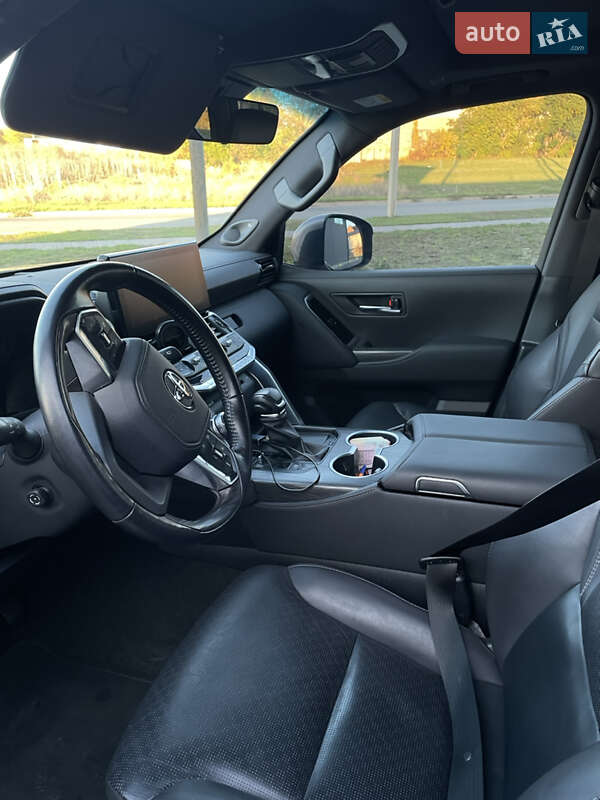 Внедорожник / Кроссовер Toyota Land Cruiser 2023 в Кропивницком