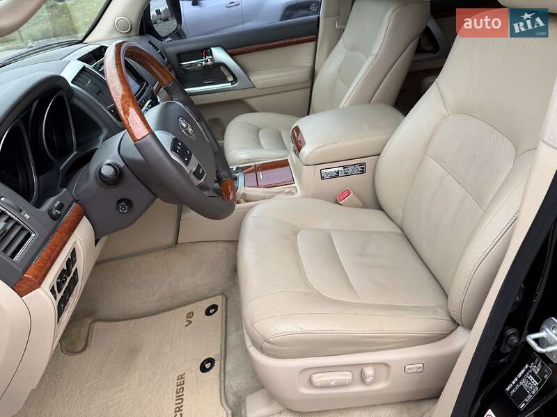 Внедорожник / Кроссовер Toyota Land Cruiser 2013 в Киеве фото 15 Внедорожник / Кроссовер Toyota Land Cruiser 2013 в Киеве