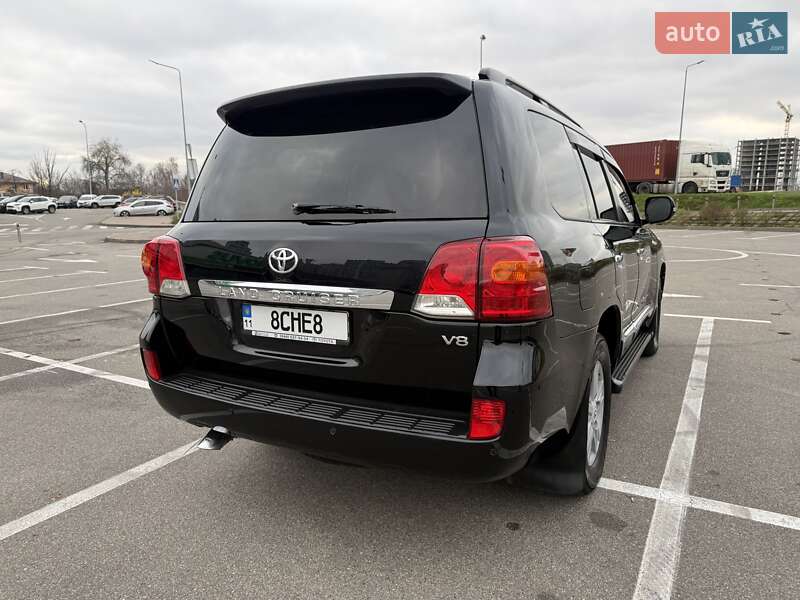 Внедорожник / Кроссовер Toyota Land Cruiser 2013 в Киеве фото 39 Внедорожник / Кроссовер Toyota Land Cruiser 2013 в Киеве