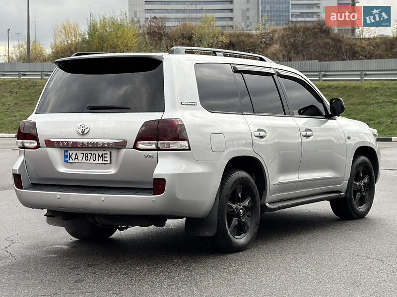 Внедорожник / Кроссовер Toyota Land Cruiser 2011 в Киеве фото 4 Внедорожник / Кроссовер Toyota Land Cruiser 2011 в Киеве
