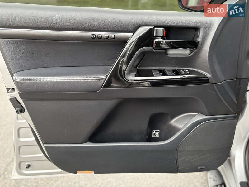 Внедорожник / Кроссовер Toyota Land Cruiser 2011 в Киеве фото 9 Внедорожник / Кроссовер Toyota Land Cruiser 2011 в Киеве