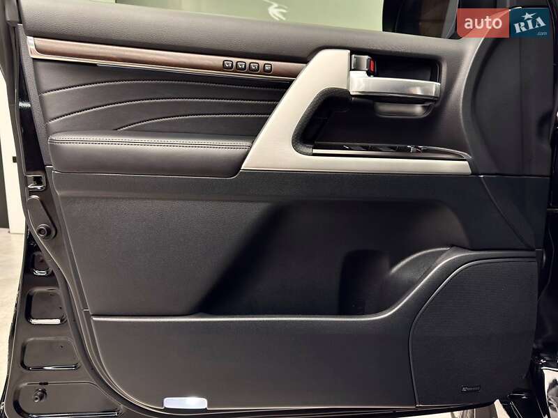 Внедорожник / Кроссовер Toyota Land Cruiser 2020 в Киеве