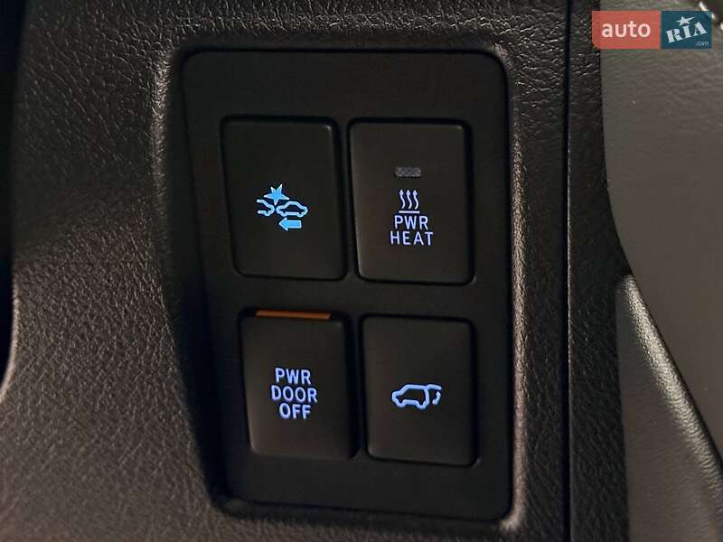 Внедорожник / Кроссовер Toyota Land Cruiser 2020 в Киеве