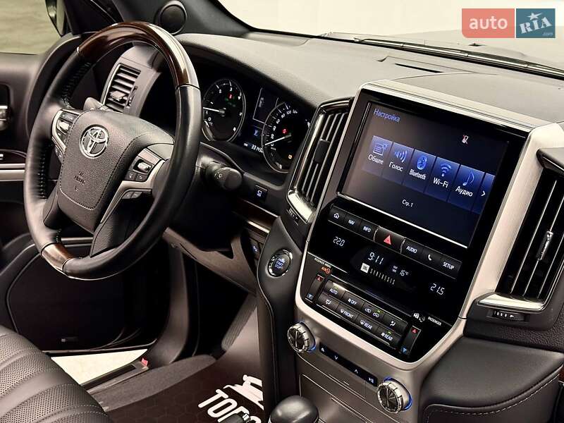 Внедорожник / Кроссовер Toyota Land Cruiser 2020 в Киеве