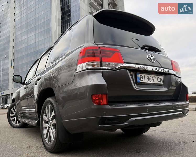 Внедорожник / Кроссовер Toyota Land Cruiser 2018 в Киеве