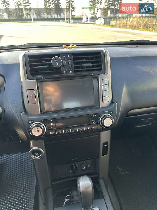 Внедорожник / Кроссовер Toyota Land Cruiser 2012 в Коломые фото 13 Внедорожник / Кроссовер Toyota Land Cruiser 2012 в Коломые
