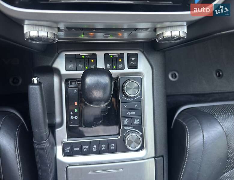 Внедорожник / Кроссовер Toyota Land Cruiser 2017 в Виннице фото 22 Внедорожник / Кроссовер Toyota Land Cruiser 2017 в Виннице