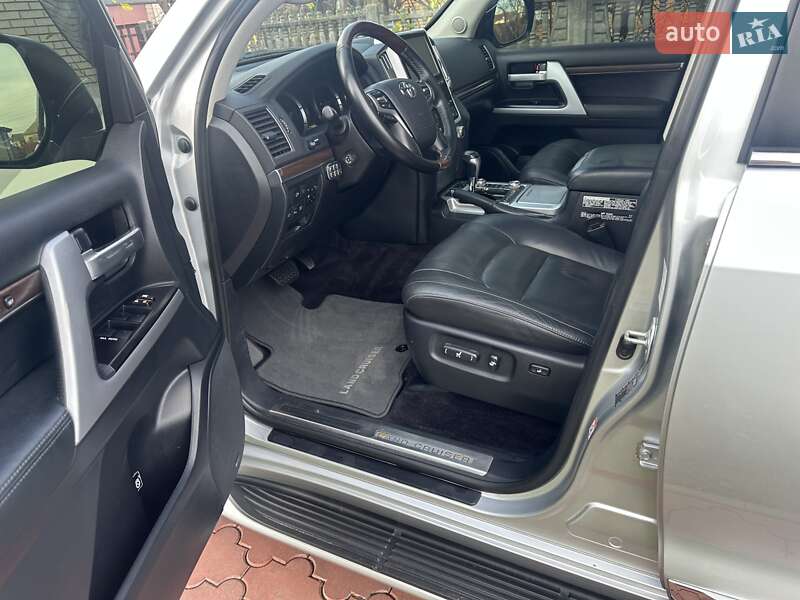 Внедорожник / Кроссовер Toyota Land Cruiser 2017 в Виннице фото 47 Внедорожник / Кроссовер Toyota Land Cruiser 2017 в Виннице