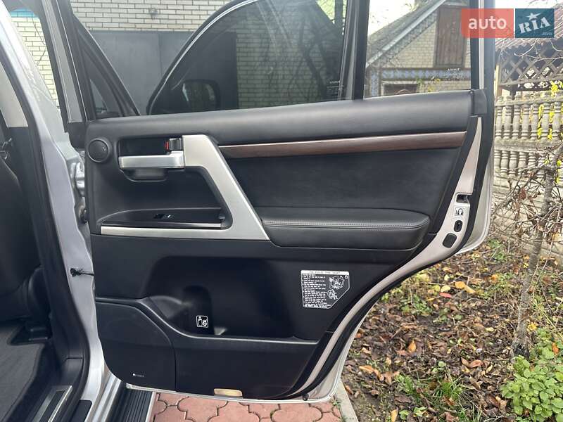 Внедорожник / Кроссовер Toyota Land Cruiser 2017 в Виннице фото 57 Внедорожник / Кроссовер Toyota Land Cruiser 2017 в Виннице