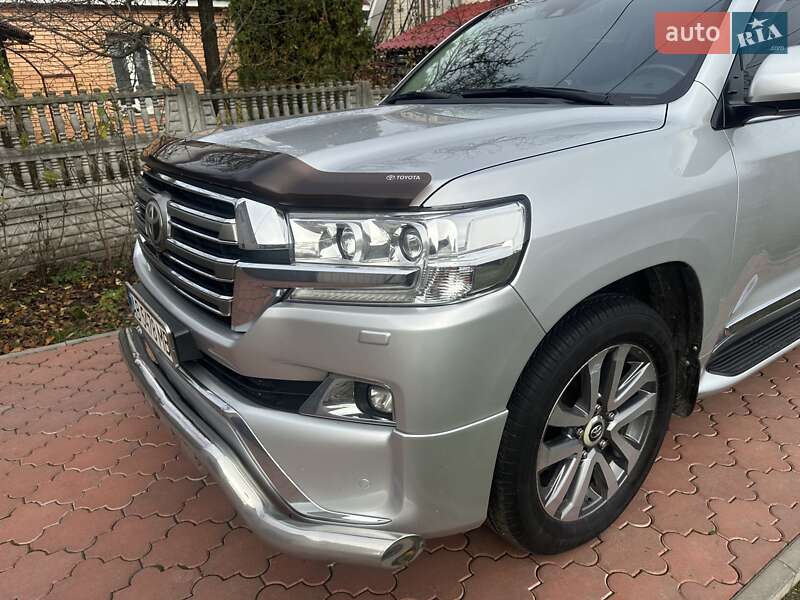 Внедорожник / Кроссовер Toyota Land Cruiser 2017 в Виннице фото 69 Внедорожник / Кроссовер Toyota Land Cruiser 2017 в Виннице
