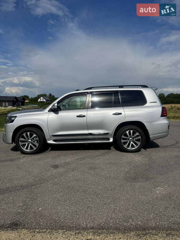 Внедорожник / Кроссовер Toyota Land Cruiser 2016 в Харькове фото 6 Внедорожник / Кроссовер Toyota Land Cruiser 2016 в Харькове