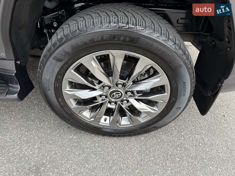 Внедорожник / Кроссовер Toyota Land Cruiser 2023 в Киеве