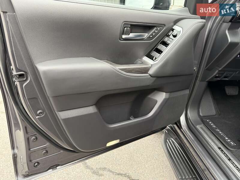 Внедорожник / Кроссовер Toyota Land Cruiser 2023 в Киеве