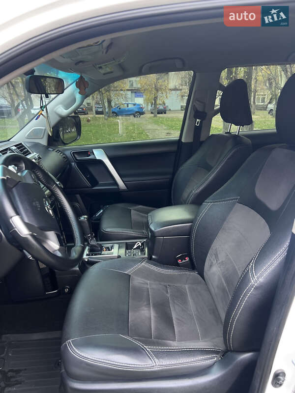 Внедорожник / Кроссовер Toyota Land Cruiser 2014 в Днепре