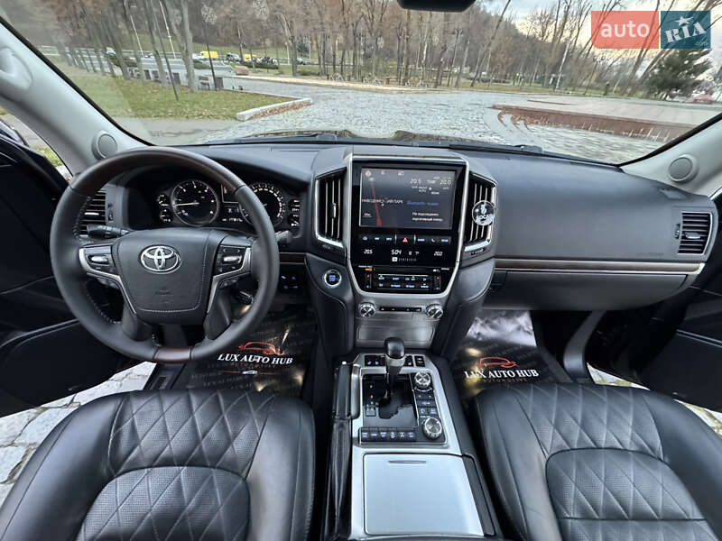 Внедорожник / Кроссовер Toyota Land Cruiser 2018 в Киеве фото 19 Внедорожник / Кроссовер Toyota Land Cruiser 2018 в Киеве