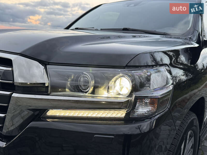 Внедорожник / Кроссовер Toyota Land Cruiser 2018 в Киеве фото 66 Внедорожник / Кроссовер Toyota Land Cruiser 2018 в Киеве