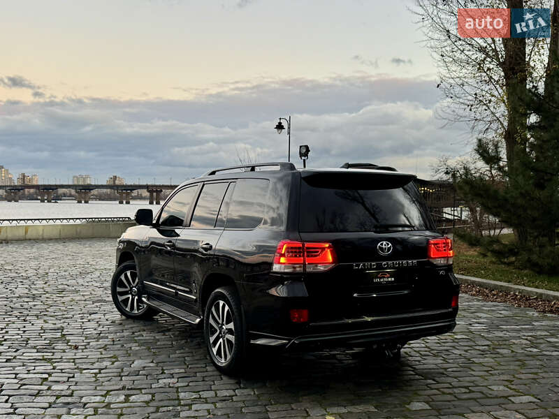 Внедорожник / Кроссовер Toyota Land Cruiser 2018 в Киеве фото 92 Внедорожник / Кроссовер Toyota Land Cruiser 2018 в Киеве