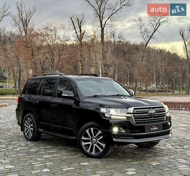 Внедорожник / Кроссовер Toyota Land Cruiser 2018 в Киеве фото 94 Внедорожник / Кроссовер Toyota Land Cruiser 2018 в Киеве