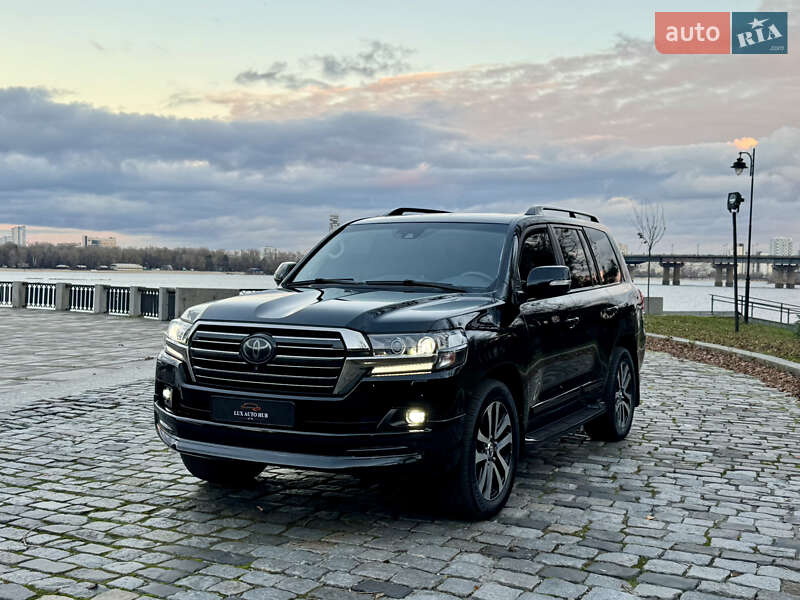 Внедорожник / Кроссовер Toyota Land Cruiser 2018 в Киеве фото 122 Внедорожник / Кроссовер Toyota Land Cruiser 2018 в Киеве