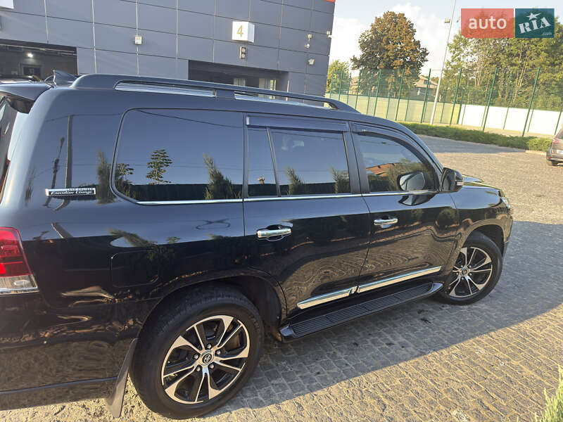 Внедорожник / Кроссовер Toyota Land Cruiser 2020 в Коростышеве