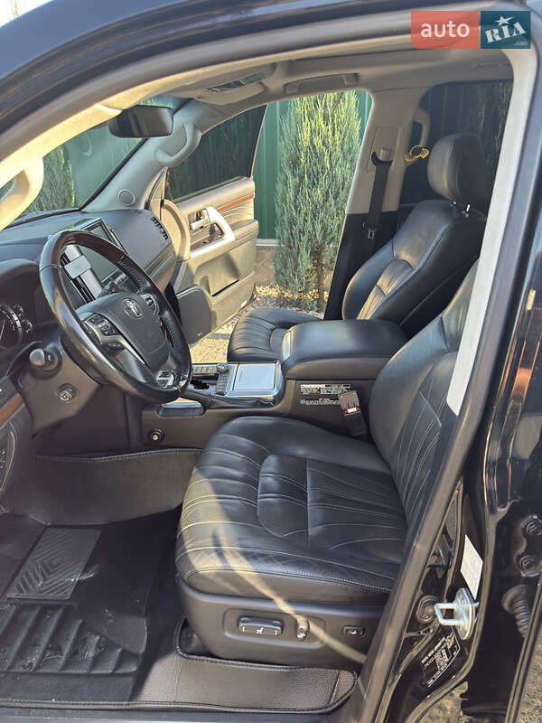 Внедорожник / Кроссовер Toyota Land Cruiser 2020 в Коростышеве