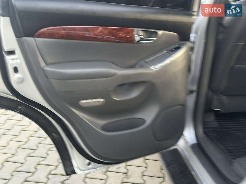 Внедорожник / Кроссовер Toyota Land Cruiser 2007 в Ивано-Франковске фото 39 Внедорожник / Кроссовер Toyota Land Cruiser 2007 в Ивано-Франковске