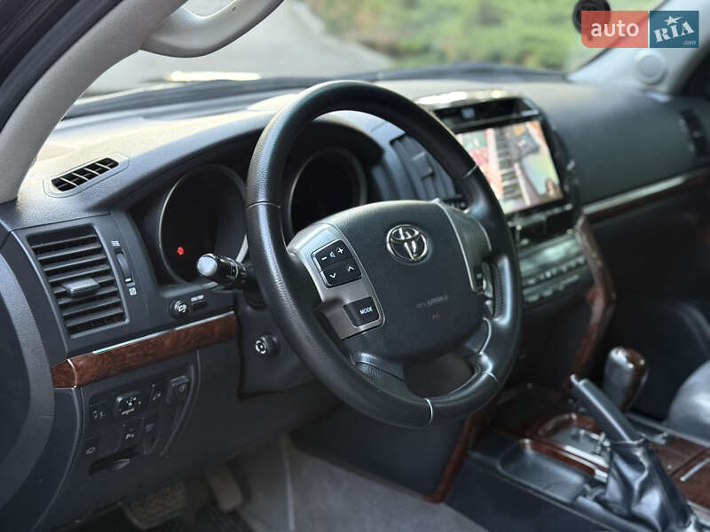 Внедорожник / Кроссовер Toyota Land Cruiser 2007 в Новомосковске фото 15 Внедорожник / Кроссовер Toyota Land Cruiser 2007 в Новомосковске