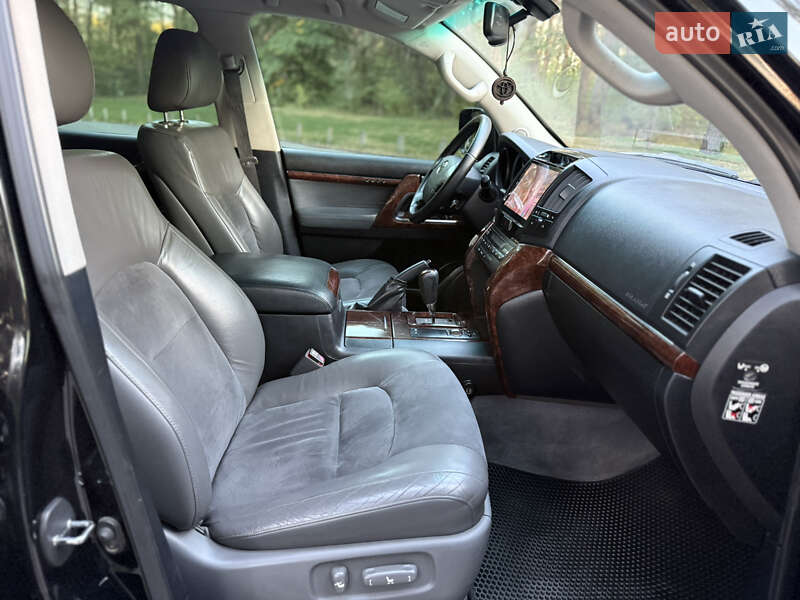 Внедорожник / Кроссовер Toyota Land Cruiser 2007 в Новомосковске фото 20 Внедорожник / Кроссовер Toyota Land Cruiser 2007 в Новомосковске