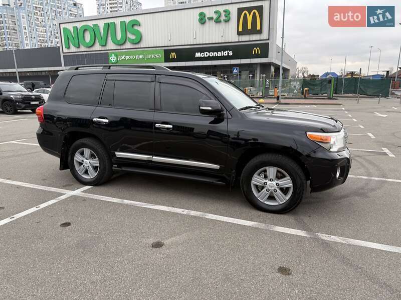 Внедорожник / Кроссовер Toyota Land Cruiser 2013 в Киеве