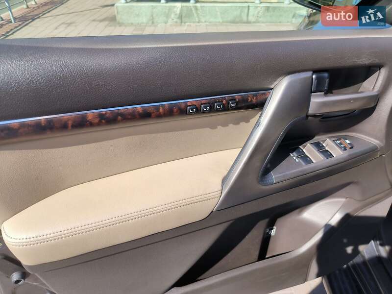 Внедорожник / Кроссовер Toyota Land Cruiser 2008 в Киеве